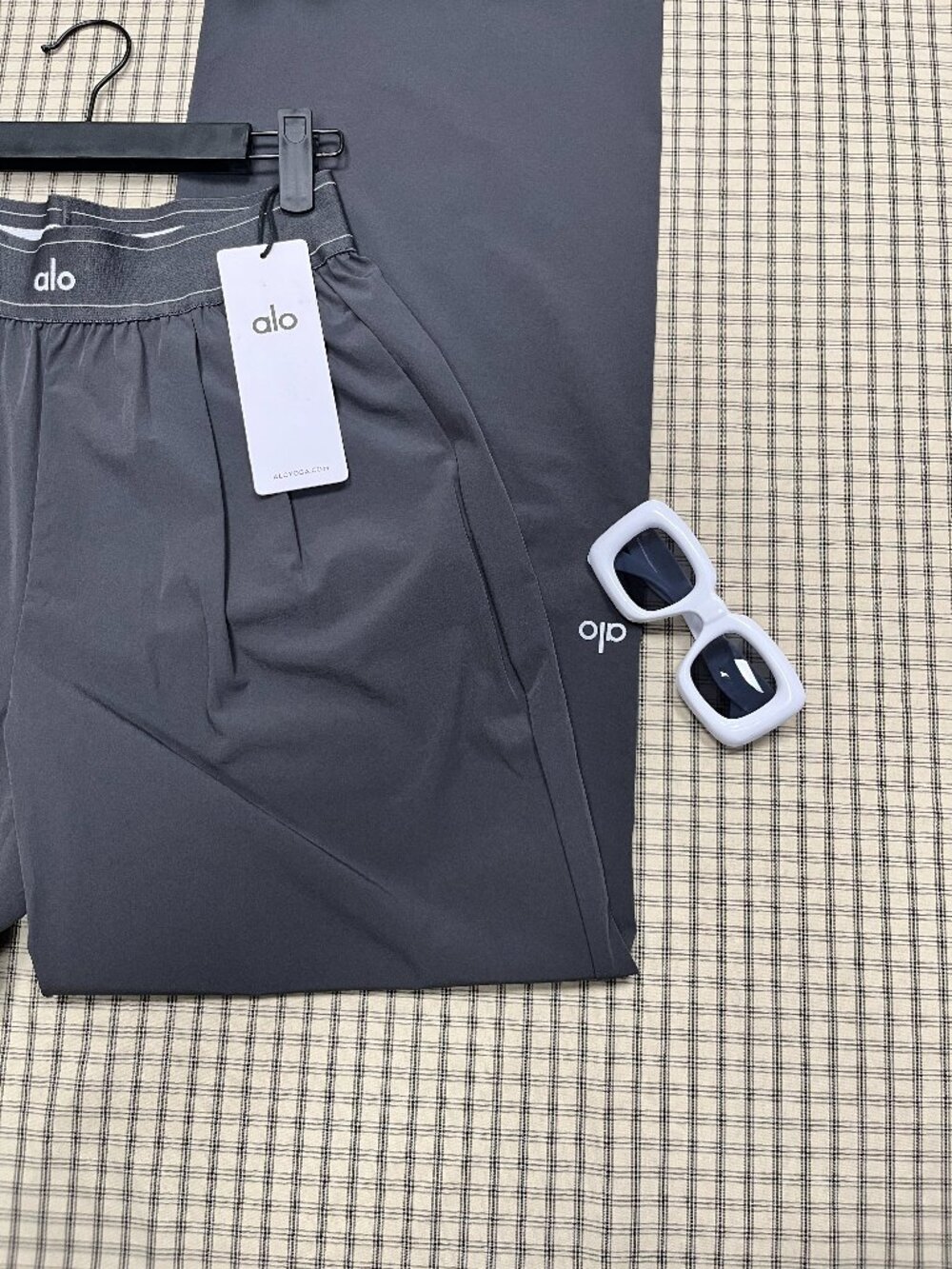 WNT ✨ALO Yoga Suit Up Trouser Dark Grey 🔗 (Regular)Athleisure Pants - Picture 4 of 8
